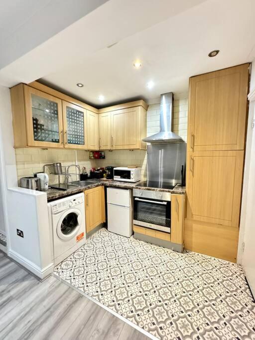 Centrally-Located Gem In Marble Arch, Лондон Екстериор снимка