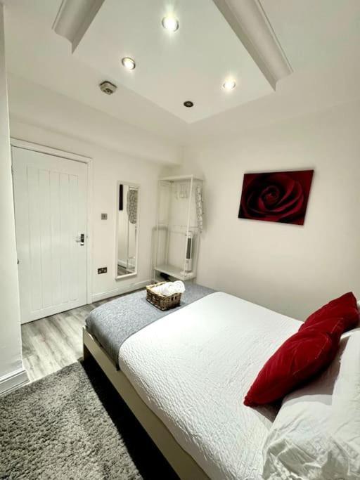 Centrally-Located Gem In Marble Arch, Лондон Екстериор снимка