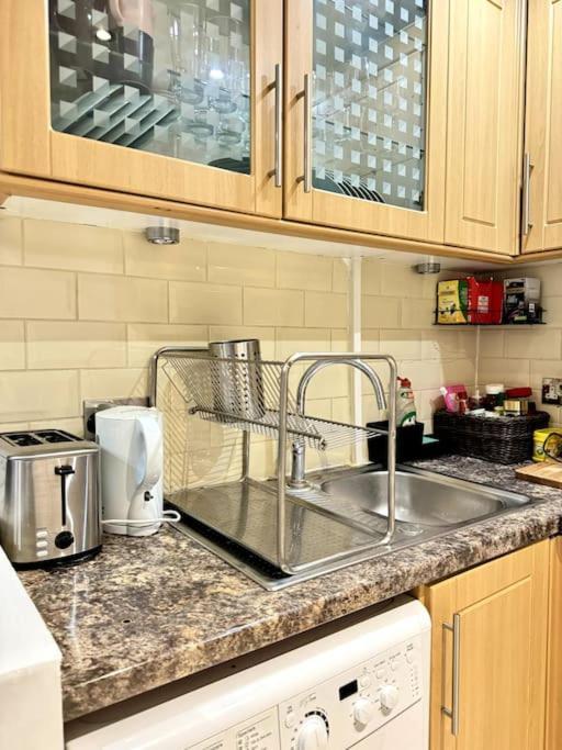 Centrally-Located Gem In Marble Arch, Лондон Екстериор снимка