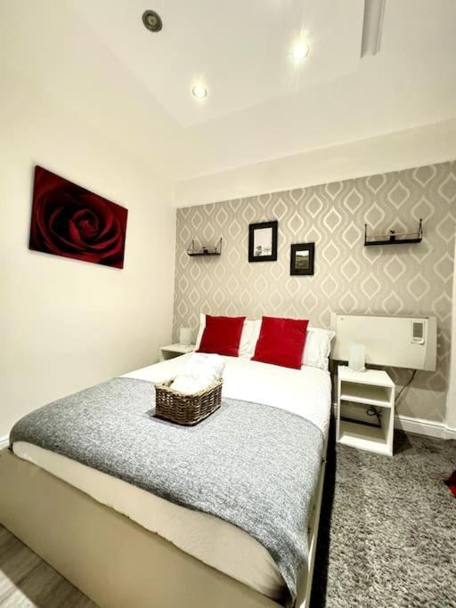 Centrally-Located Gem In Marble Arch, Лондон Екстериор снимка